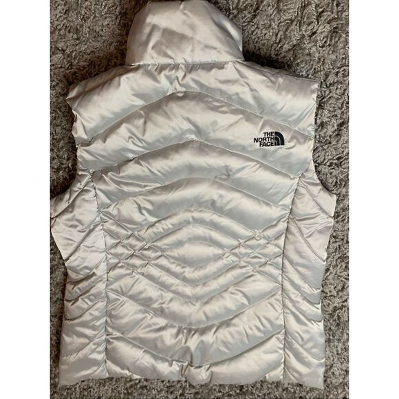 The North Face 550 Down Puffer Aconcagua Lunar Ice Gray VEST Jacket sz M WORN 1 - Picture 7 of 7